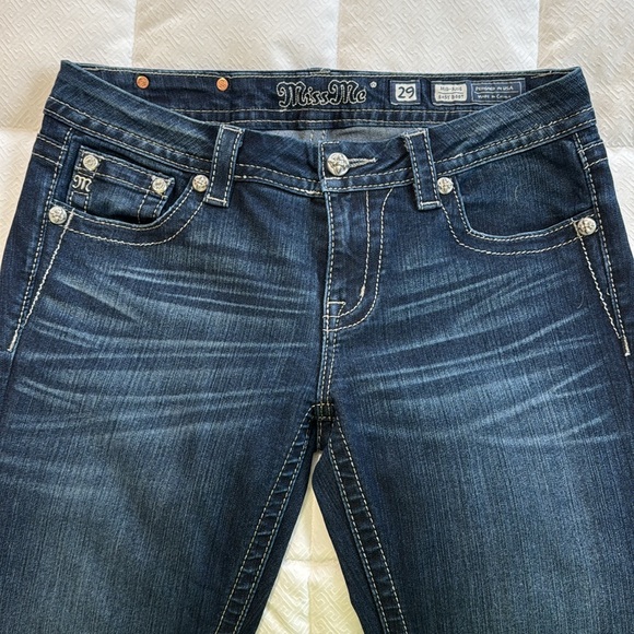 Miss Me Mid-Rise Easy Boot Jeans - Picture 5 of 8